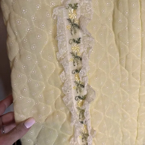 Vintage House Coat Quilted Robe Floral Lace 1960s By Loungees Butter Yellow Sz S - Picture 4 of 9